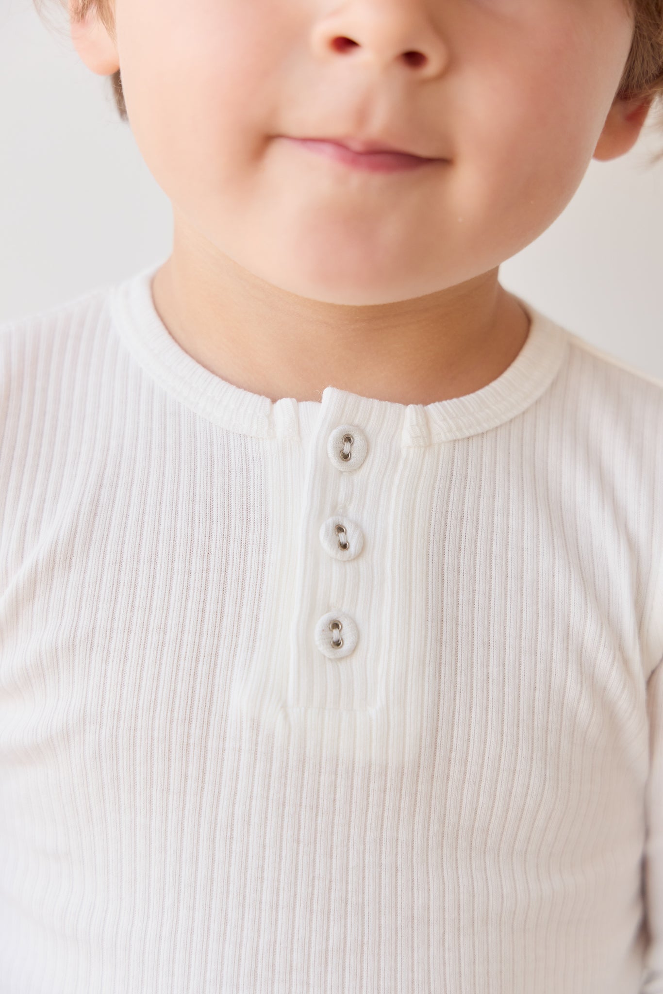 Henley à manches longues en coton modal uni Everyday Milk avec extensibilité douce et résistance aux taches pour enfants de 6 mois à 10 ans