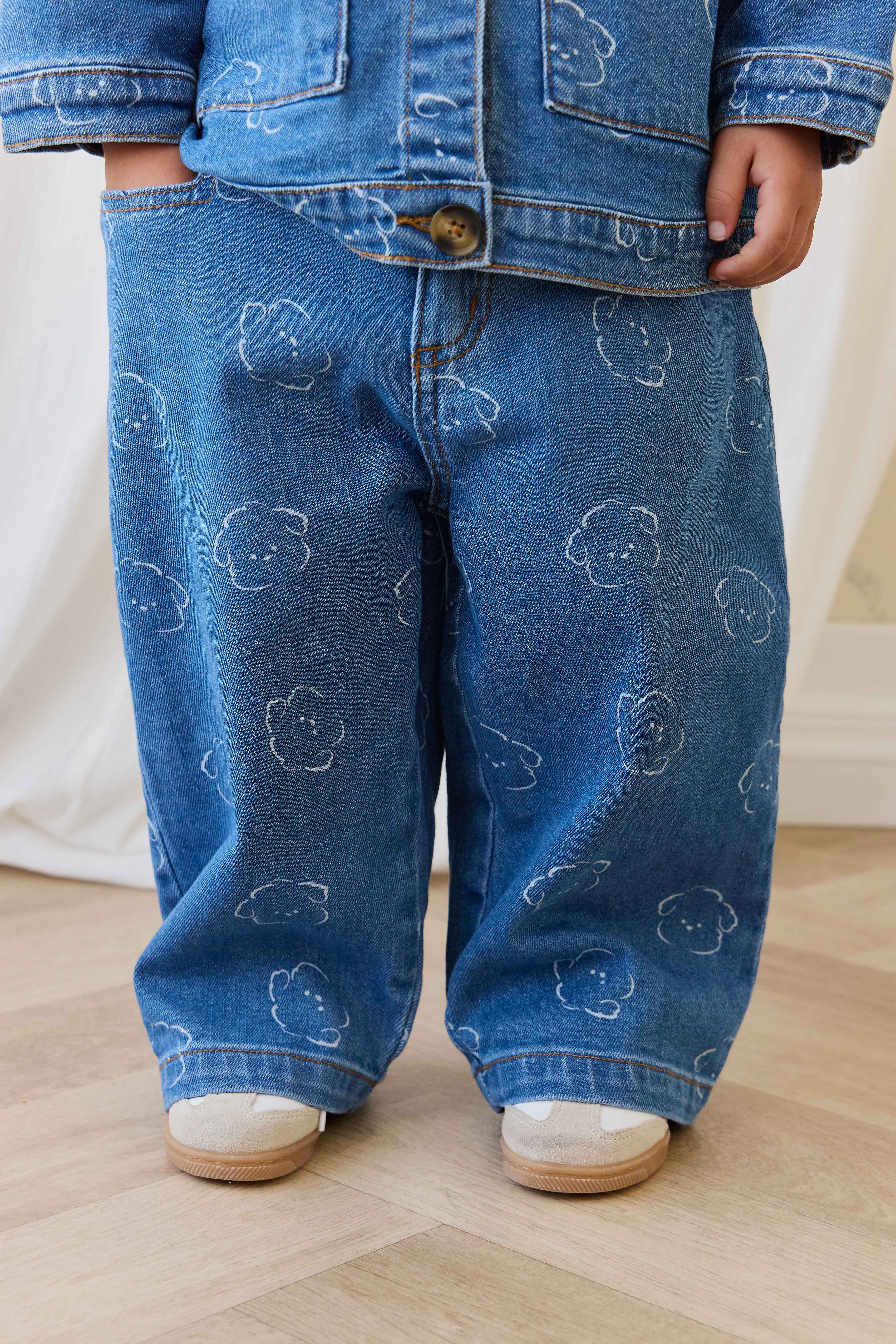 Pantalon en jean décontracté en coton bleu avec motif intégral, taille élastiquée et poches fonctionnelles pour enfants de 6 mois à 8 ans