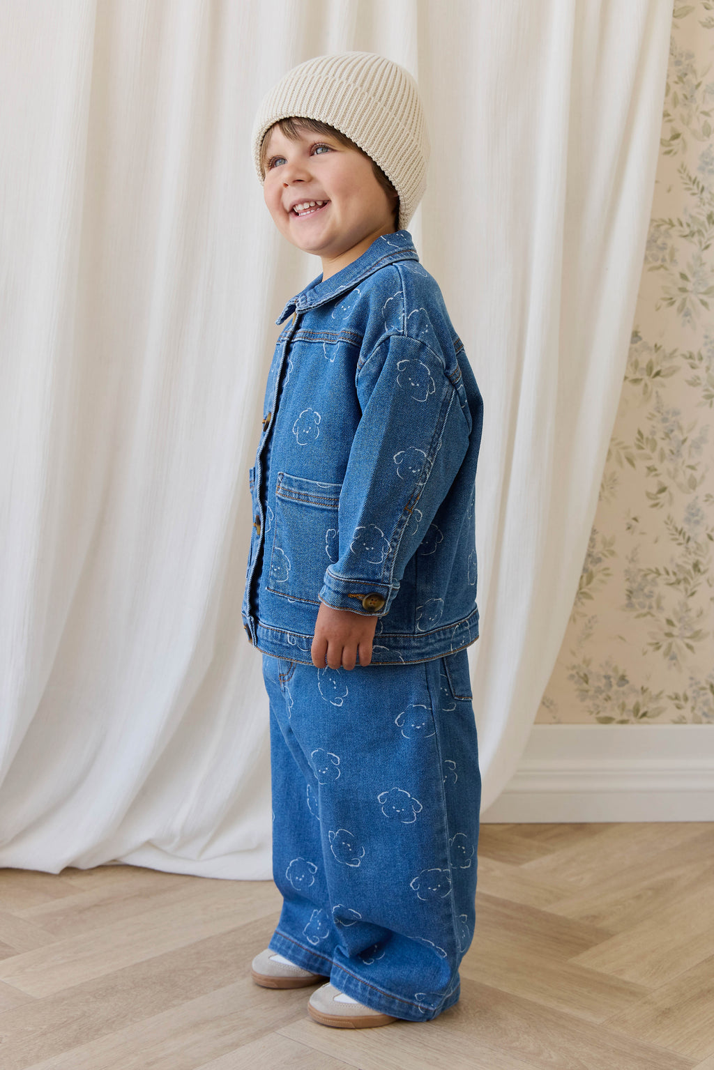 Veste en jean en coton recyclé bleu décontracté à motif intégral avec encolure à volants et poches plaquées pour enfants de 6 mois à 10 ans