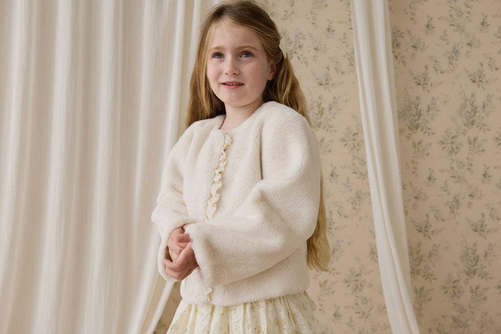 Blouson matelassé classique en polyester vanille uni avec boutons et poches plaquées pour enfants de 6 mois à 10 ans