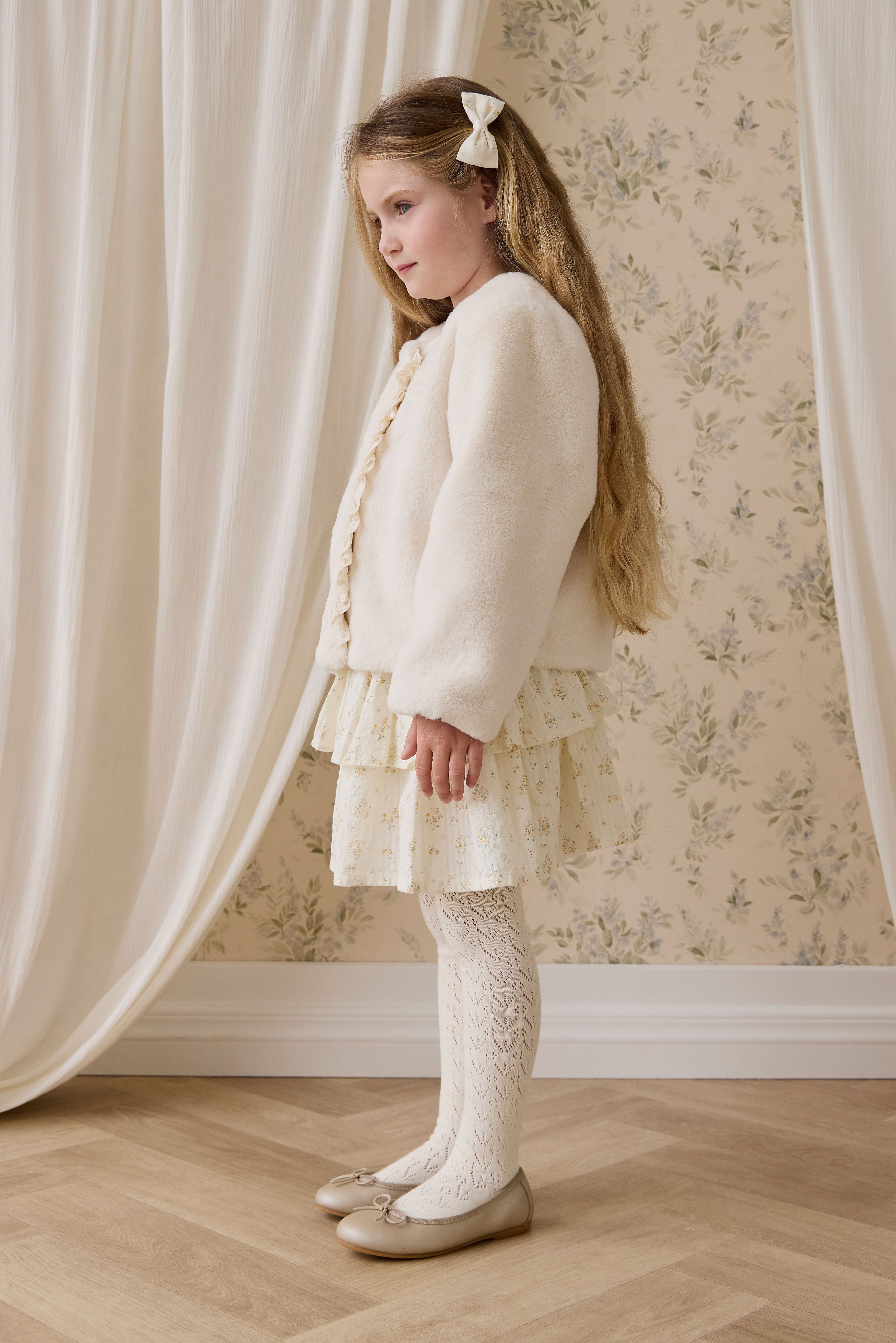 Blouson matelassé classique en polyester vanille uni avec boutons et poches plaquées pour enfants de 6 mois à 10 ans