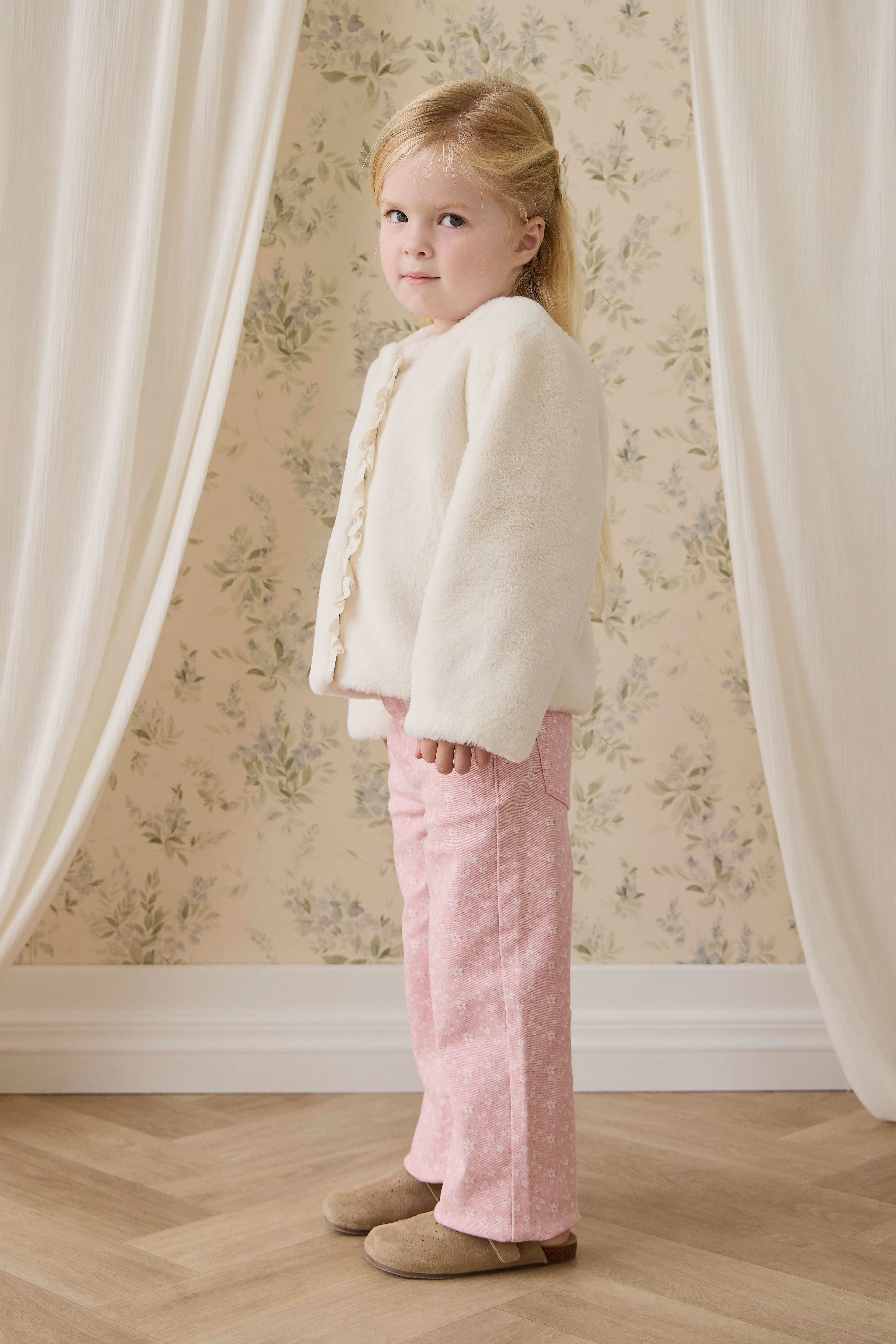 Blouson matelassé classique en polyester vanille uni avec boutons et poches plaquées pour enfants de 6 mois à 10 ans
