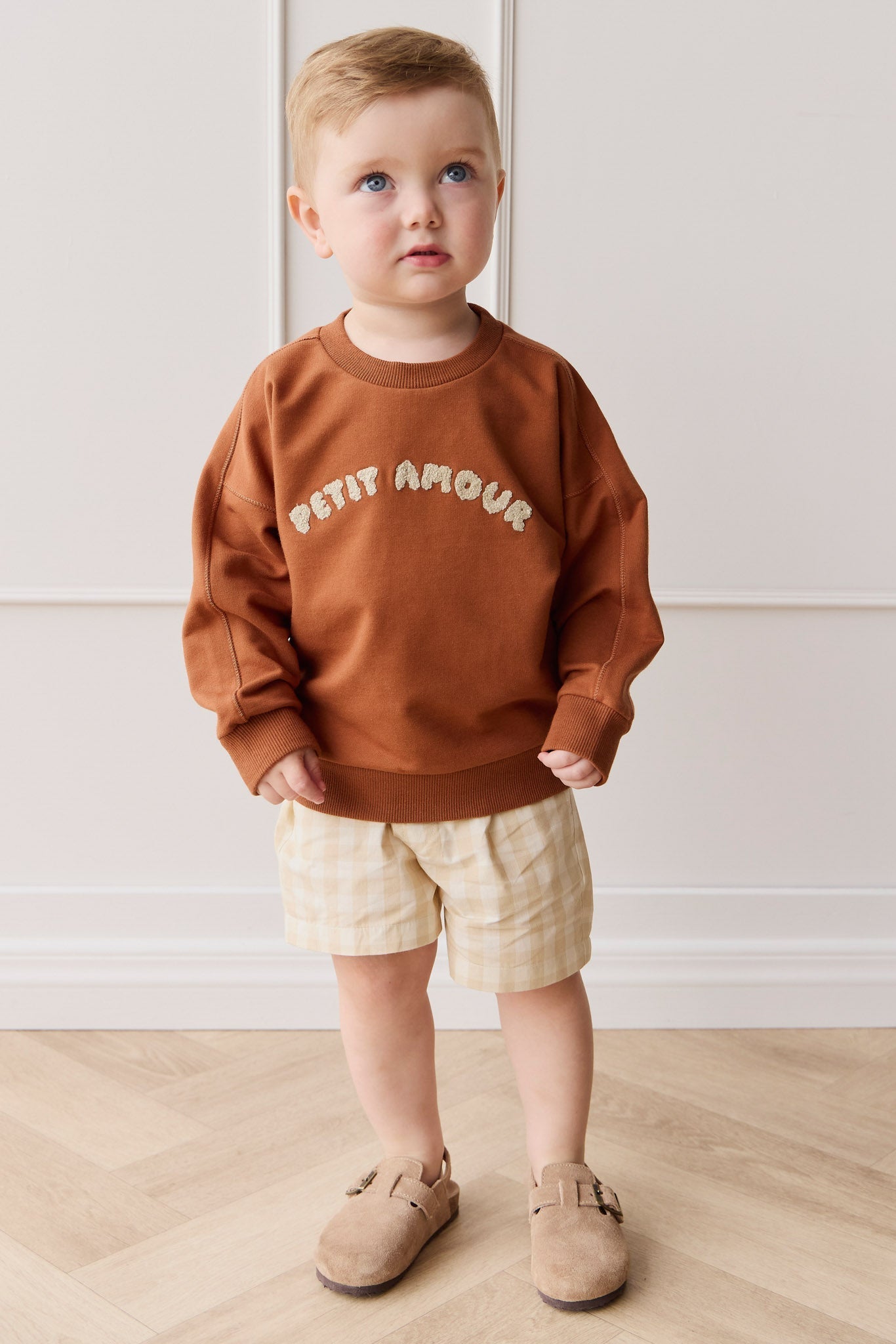 Short décontracté en vichy kaki pâle de coton bio extensible avec taille élastique pour enfants de 6 mois à 8 ans