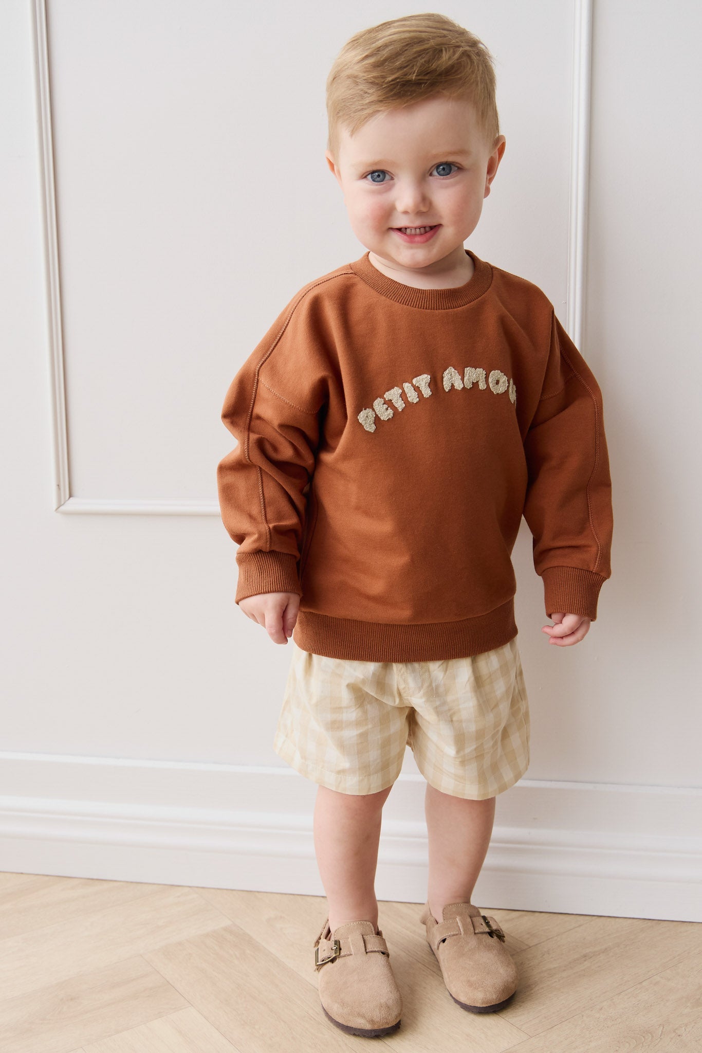 Short décontracté en vichy kaki pâle de coton bio extensible avec taille élastique pour enfants de 6 mois à 8 ans