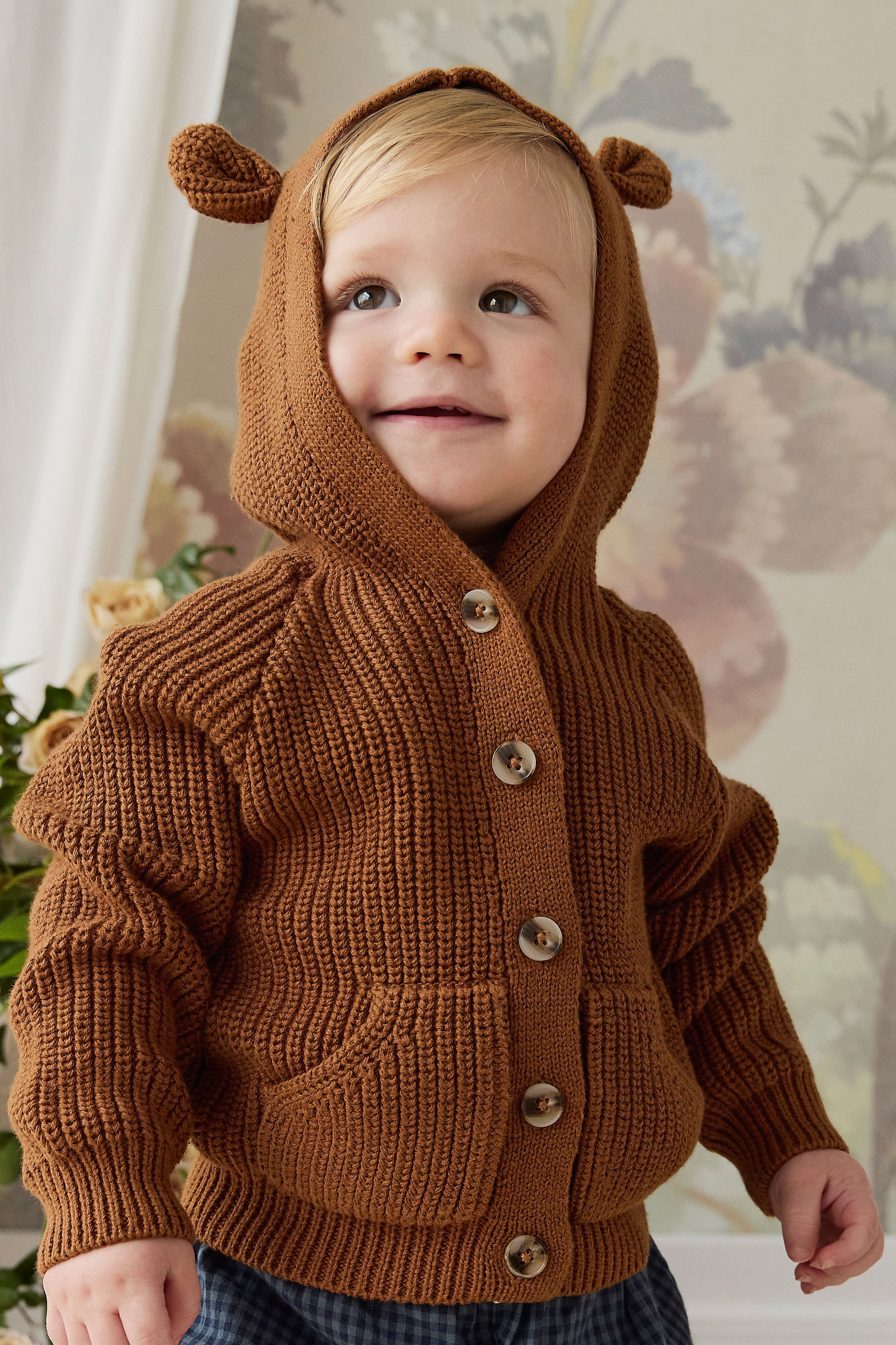 Gilet Doux et Chaud Marron Uni en Coton Tricoté avec Capuche, Détail Oreilles et Boutons pour Enfants 0-6 Ans