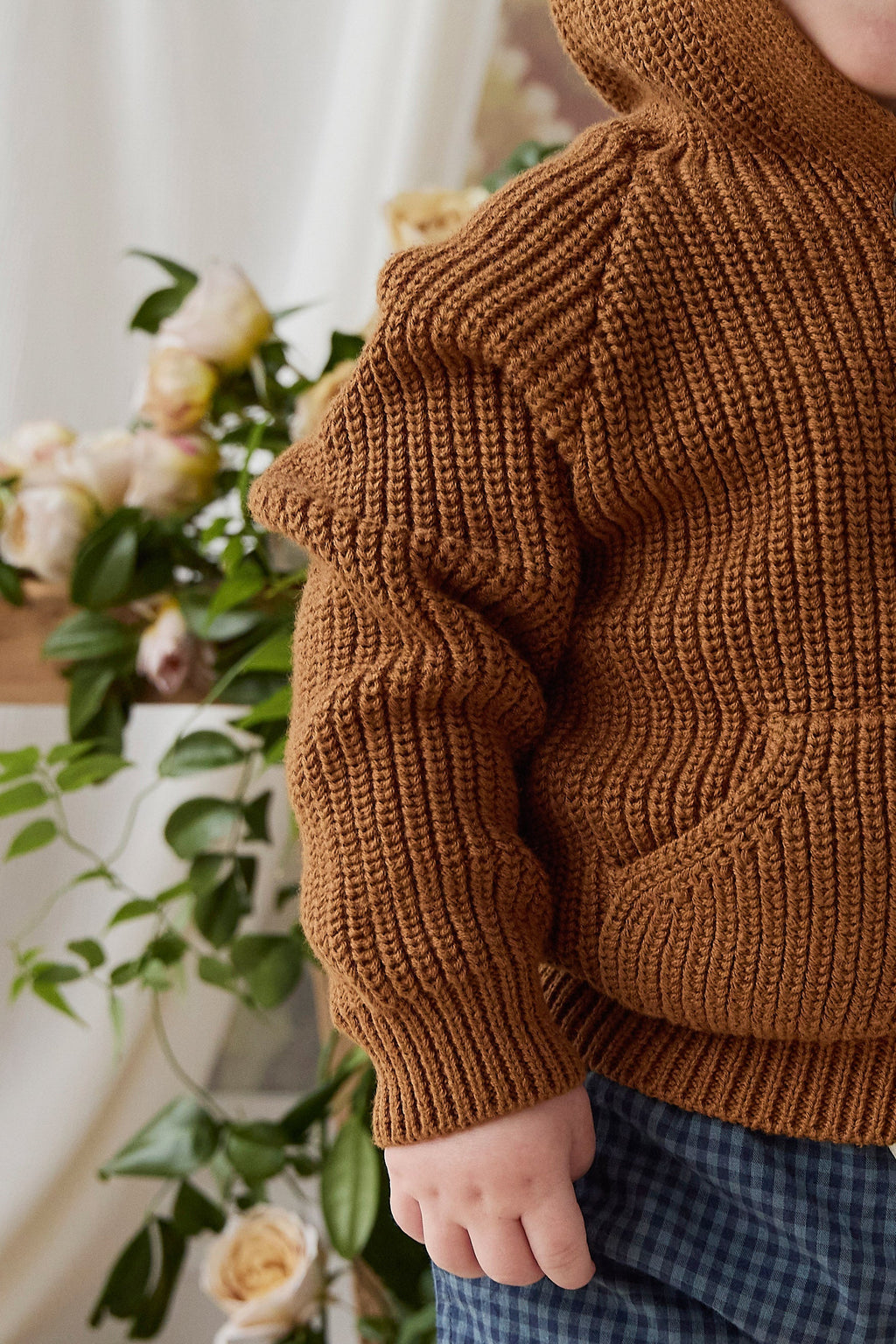 Gilet Doux et Chaud Marron Uni en Coton Tricoté avec Capuche, Détail Oreilles et Boutons pour Enfants 0-6 Ans