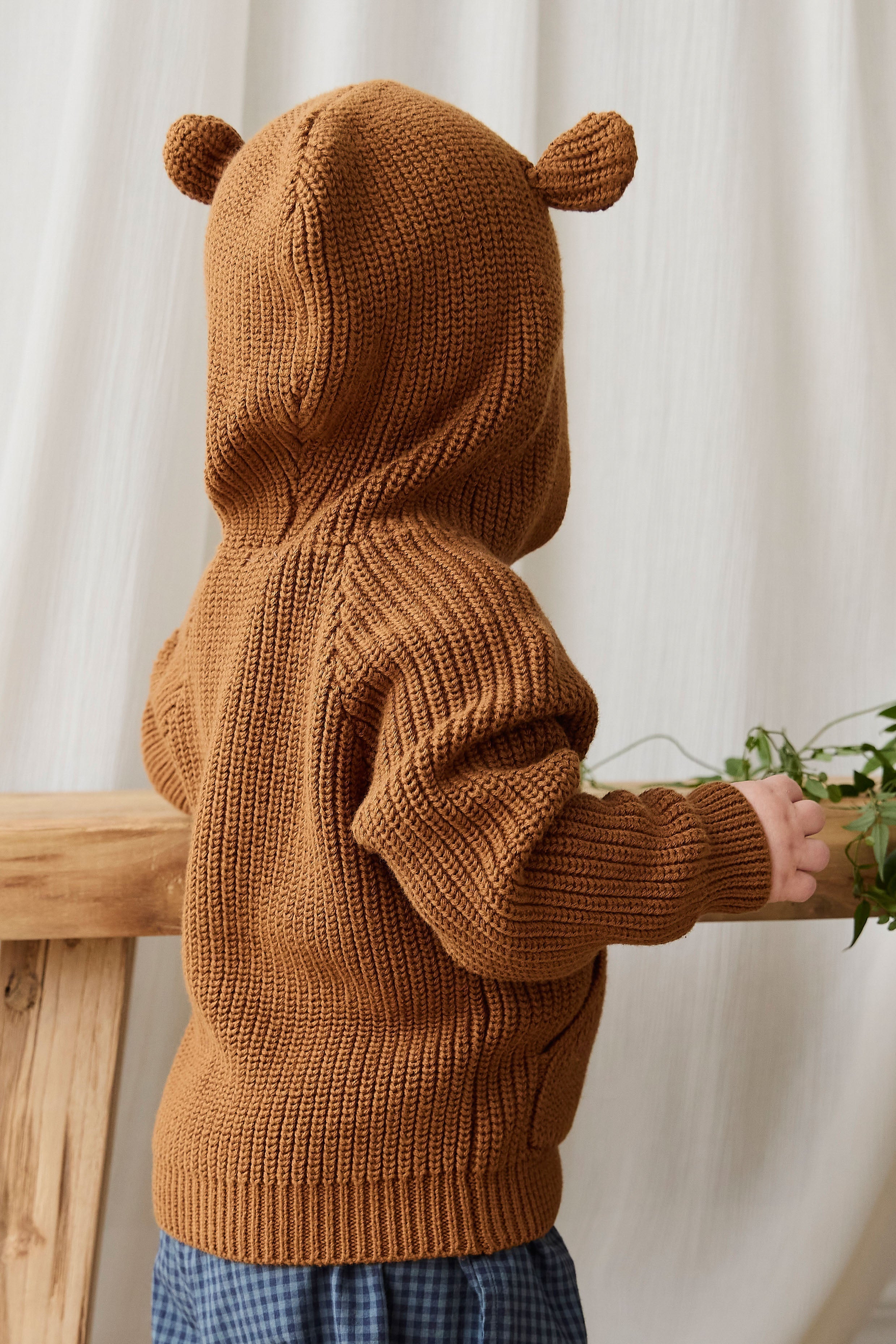 Gilet Doux et Chaud Marron Uni en Coton Tricoté avec Capuche, Détail Oreilles et Boutons pour Enfants 0-6 Ans