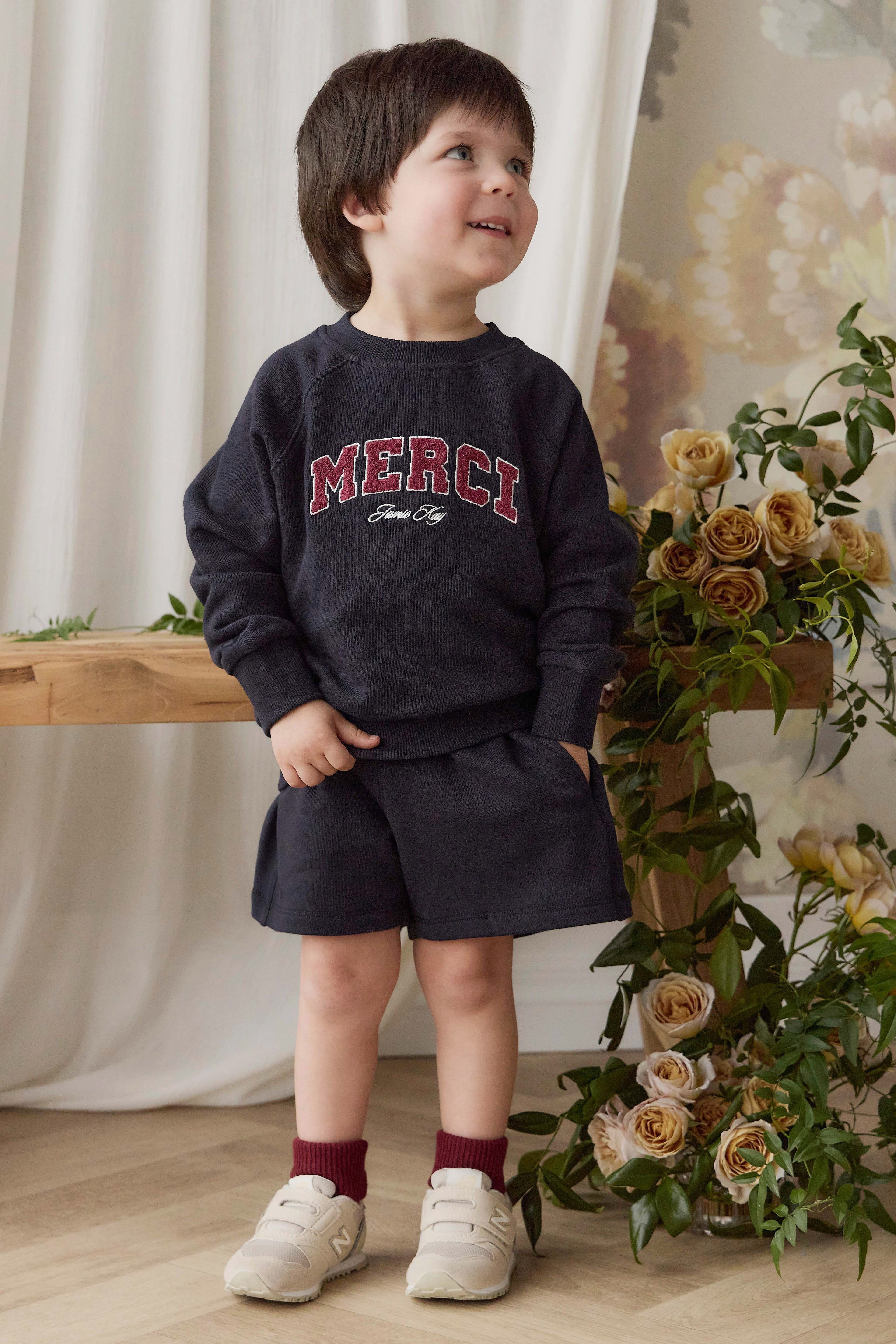 Sweat-shirt décontracté brodé en coton biologique bleu marine avec encolure et poignets côtelés pour enfants de 6 mois à 8 ans