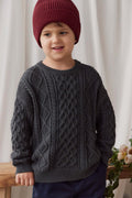 Pull en coton tricoté torsadé marron terre classique avec col rond et poignets côtelés pour enfants de 6 mois à 8 ans