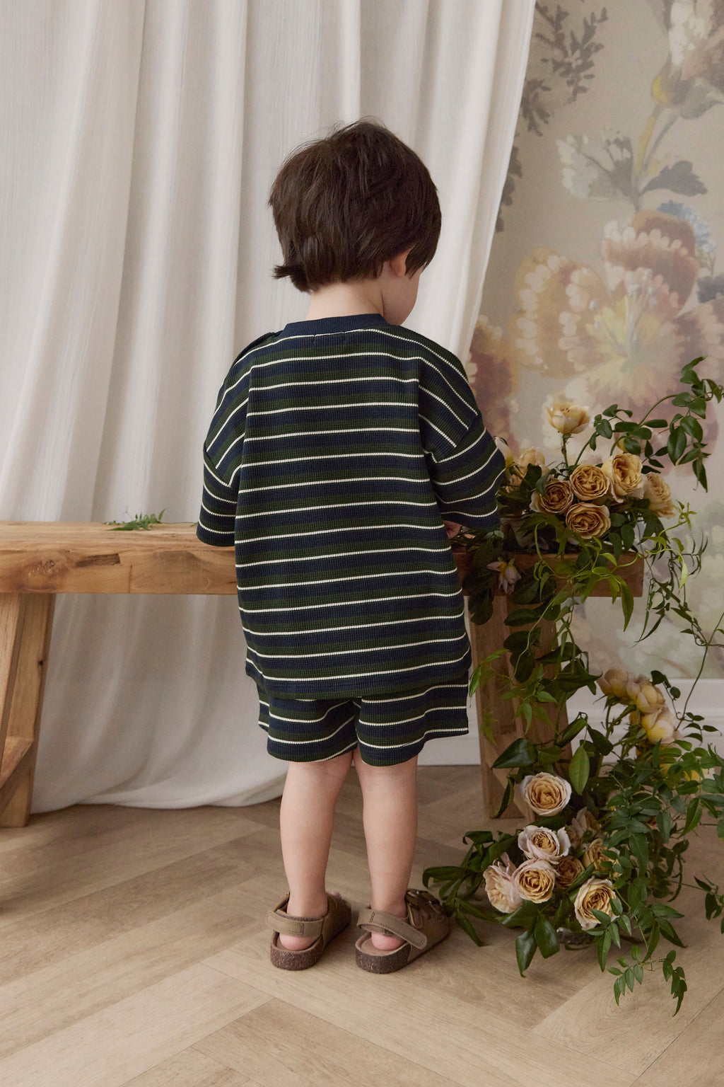 Short en coton biologique gaufré à rayures maritimes bleu marine décontracté avec taille élastique et cordon de serrage pour enfants de 6 mois à 8 ans