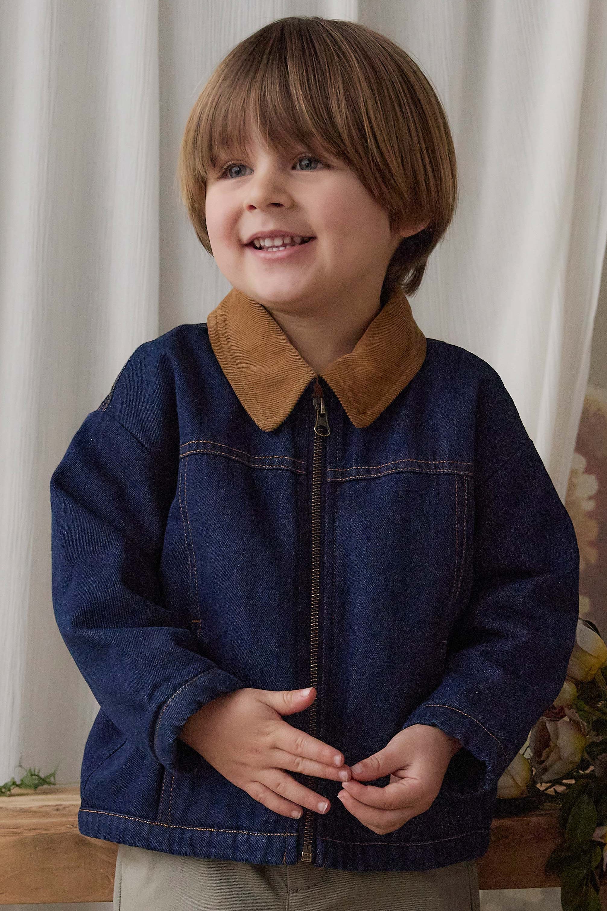 Veste classique en jean de coton indigo uni avec col en velours côtelé et fermeture éclair pour enfants de 6 mois à 8 ans