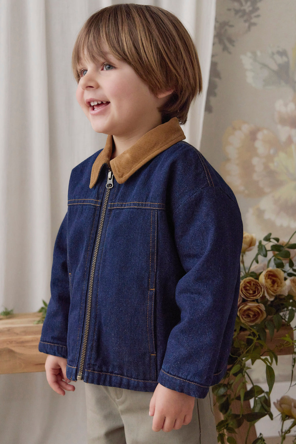 Veste classique en jean de coton indigo uni avec col en velours côtelé et fermeture éclair pour enfants de 6 mois à 8 ans