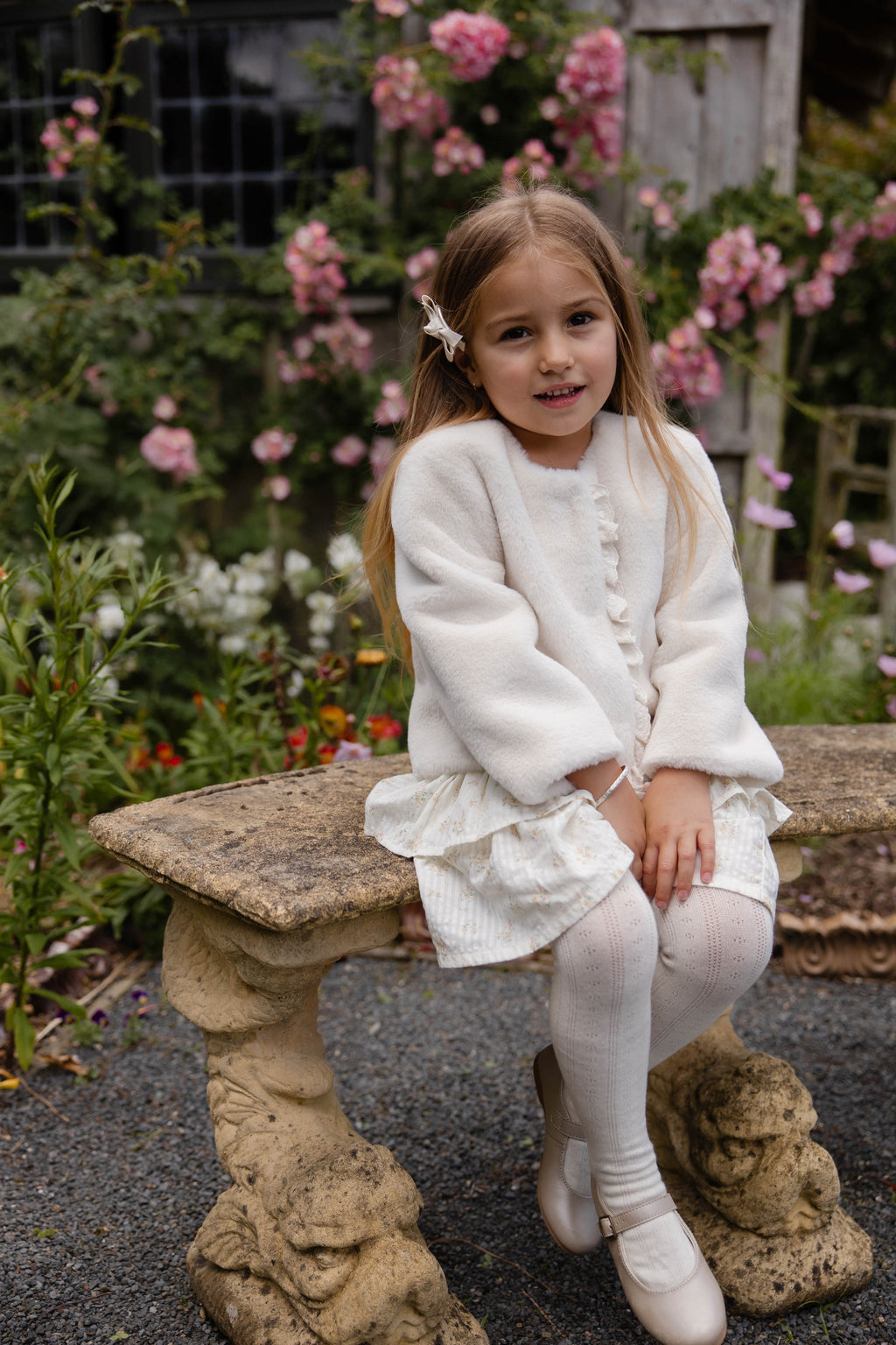 Blouson matelassé classique en polyester vanille uni avec boutons et poches plaquées pour enfants de 6 mois à 10 ans