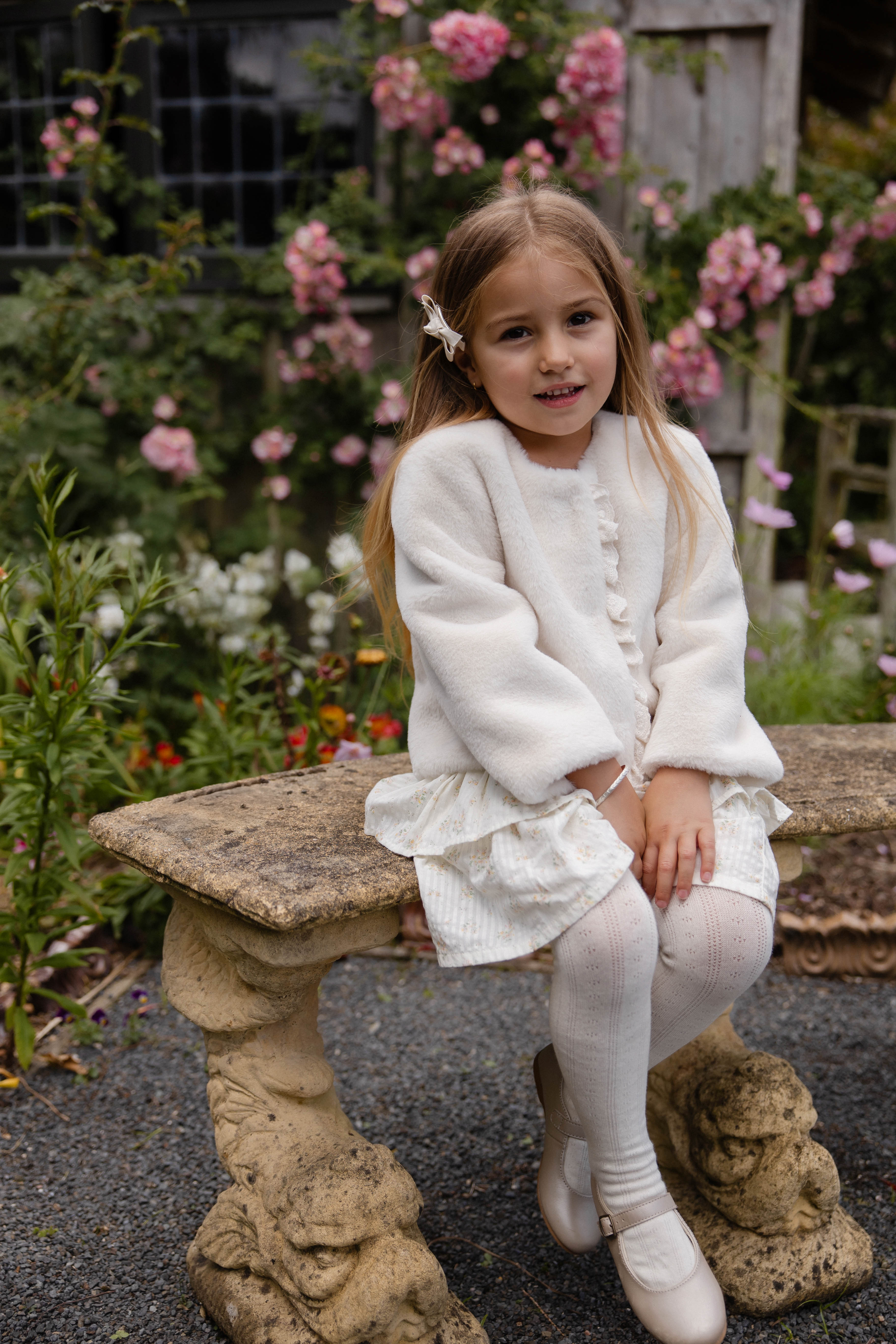Blouson matelassé classique en polyester vanille uni avec boutons et poches plaquées pour enfants de 6 mois à 10 ans