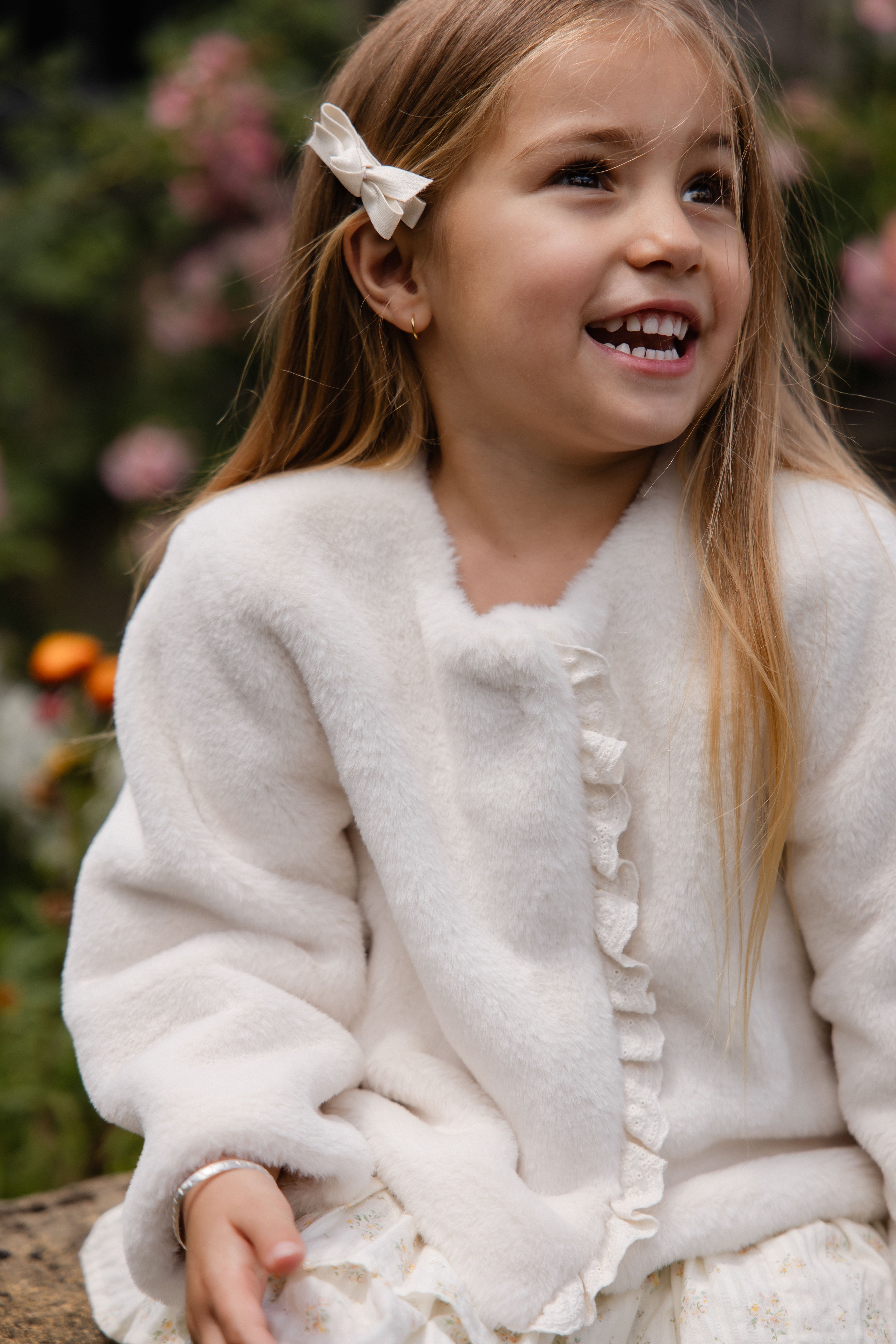 Blouson matelassé classique en polyester vanille uni avec boutons et poches plaquées pour enfants de 6 mois à 10 ans