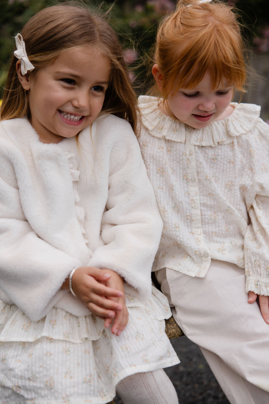 Blouson matelassé classique en polyester vanille uni avec boutons et poches plaquées pour enfants de 6 mois à 10 ans