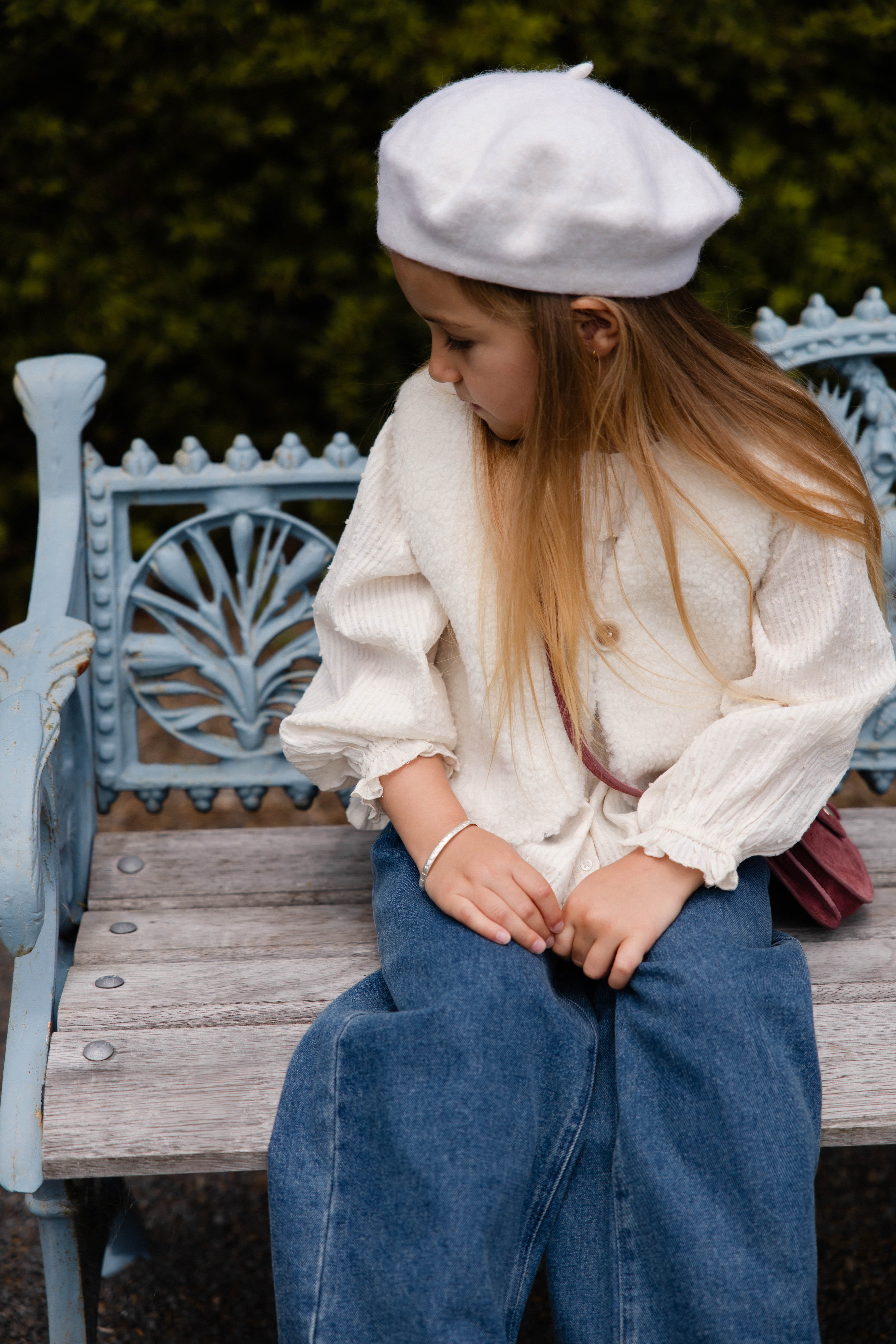Top en coton biologique uni parchemin romantique avec encolure à volants et poignets à fronces pour enfants de 6 mois à 10 ans